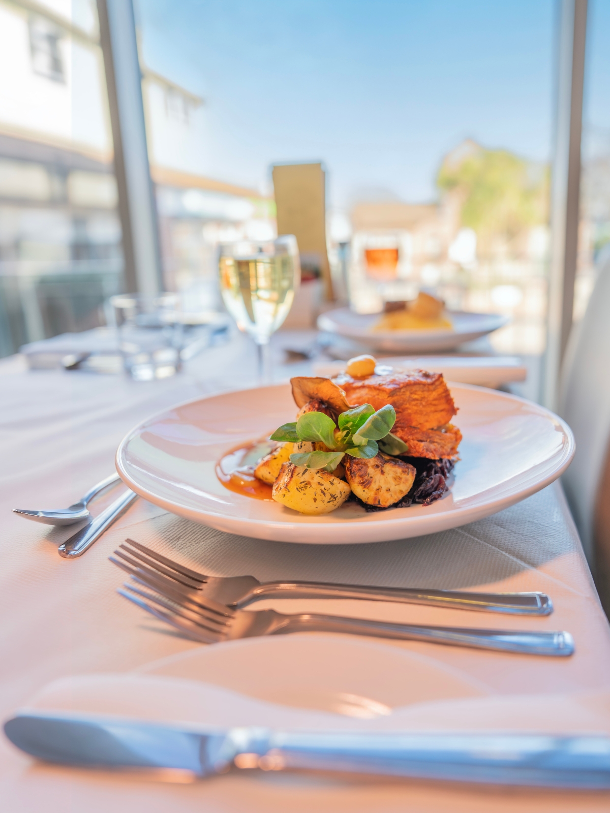 Enjoy delicious food and drink this spring and summer at Potters Resorts