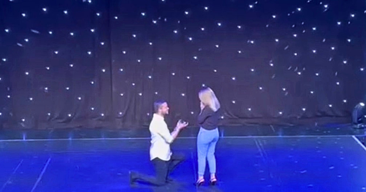 Dan proposes to Merve at Potters Resorts Hopton-on-Sea